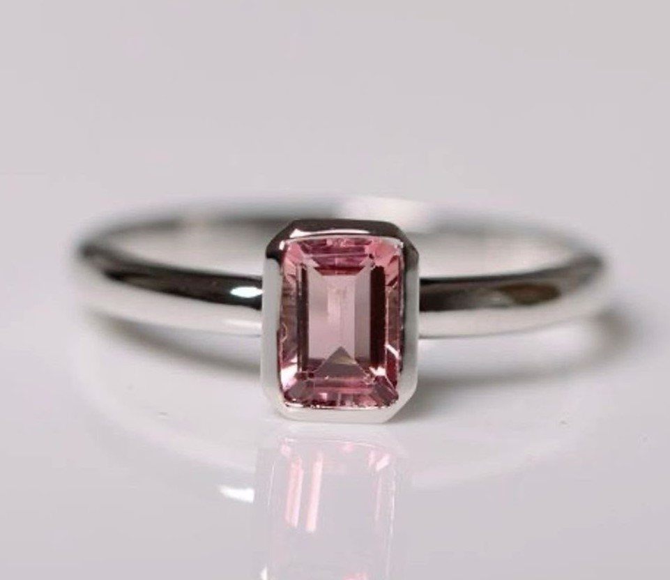 Simple Ring & Jewellery - Image 4